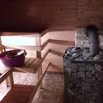 домик для двоих Παρνού